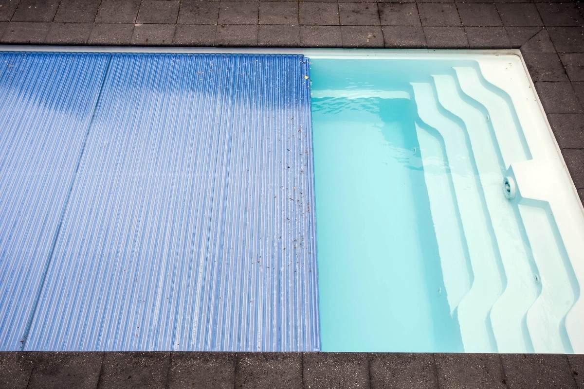 Do Swimming Pool Solar Covers Really Work? - AquaCal Blog